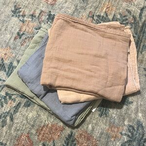 4 Comfy cubs Muslin Swaddle Blankets